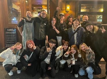 無料でおいしい賄いGET♪
有名グルメサイトの大宮駅の居酒屋部門第1位!
自慢したくなるバイト先です◎