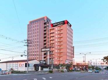 アパホテル（APA HOTEL）〈新潟 燕三条駅前〉 ＼スキマ時間を有効活用／
高時給だから効率よく稼げる！
昇給/社保完備/正社員登用
…大手ならではの高待遇◎