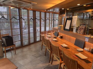 キレイなお店だから出勤も楽しみになります！
カウンターでお客様との会話を楽しめるのも、魅力的♪