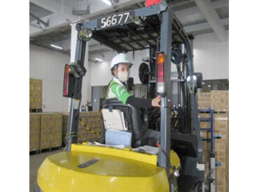 昇給・賞与年2回／有給取得率100％
家賃9000円の格安寮あり！
社会保険や各種手当も完備で福利厚生が充実しています◎