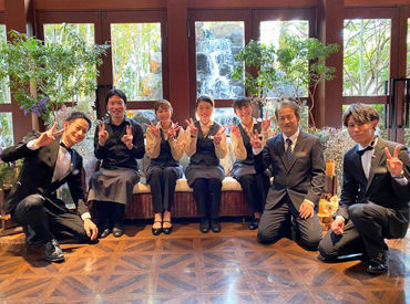 岩崎台倶楽部 グラスグラス 「どこの大学？え！私も同じ大学♪」
近隣に通う大学生と友達になれる！
とっても仲良しで楽しい職場です♪