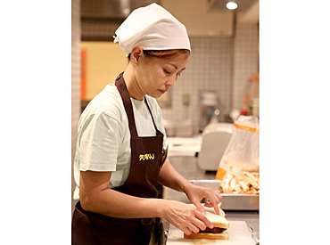 タイムパフォーマンスを求める時代ですよね?
シフトは柔軟に対応するので
プライベートとの両立も実現◎
効率よく働こう!!