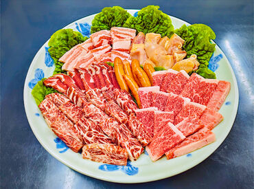 『店舗管理にも興味がある！』
そんな方も必見ですよ◎
創業57年の歴史あるお店で学べるチャンス★
まずはお気軽にご応募を！