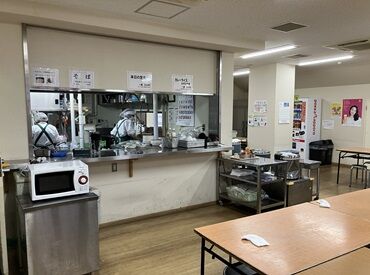 ※こちらの画像は社員食堂です
おいしい社食あり!
自宅でご飯を作る必要なし!
お昼休みが楽しみなスタッフも多数♪