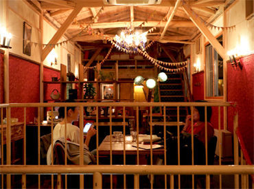 ゆったりとくつろげるお洒落空間♪
バイトデビューの方でも、
「やってみたい!」そんな気持ちがあれば歓迎です☆