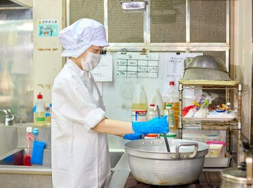 富士産業株式会社　(介護老人保健施設　なとり) 《医療・福祉分野に携われるお仕事》
プライベートも充実させながら
安定してムリなく働けます◎