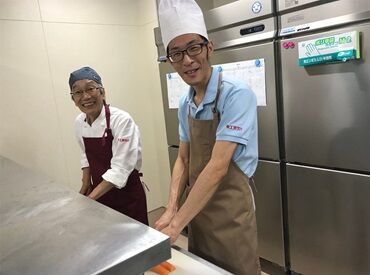 10代～80代まで幅広いスタッフが在籍！
◆週1・4.5h～勤務OK
皆さん自分のペースで無理なく働いています♪