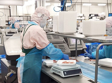 バロー大垣プロセスセンター 主婦(夫)・フリーターさん歓迎！
最初は先輩スタッフと一緒に進めていくので、
未経験の方でも安心して始められます◎