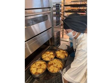 アフタヌーンティー・ティールーム 井筒屋小倉店 ≪ティータイムに合う人気ブレッド多数≫
季節のスイーツブレッドはもちろん、
ハード系のパン、お食事に合うパンも充実♪
