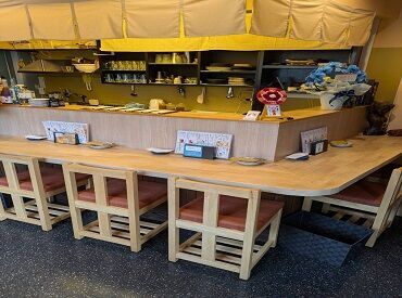 こじんまりとした店内だから覚えやすい♪
週1日から学校・遊び・プライベートと両立OK!
美味しいまかないも無料で食べられる★