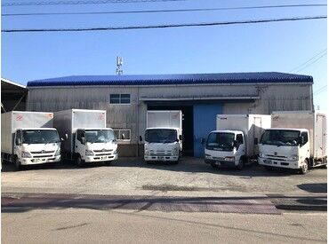 運転だけで終わらない！
積み込みから配送まで担当する、
やりがいのあるドライバーのお仕事です◎