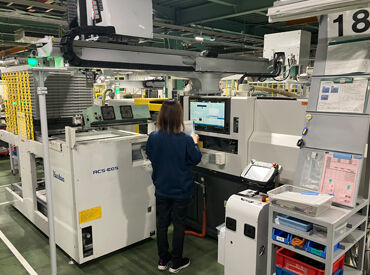 ＼お得すぎ！／
食堂では＜215円＞でお味噌汁付のお弁当を食べられます♪
お昼休み中に１度家に帰ってもOK◎