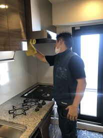 時給1,300円～1,600円♪昇給あり＆交通費支給！シフト自由で予定も立てやすい◎