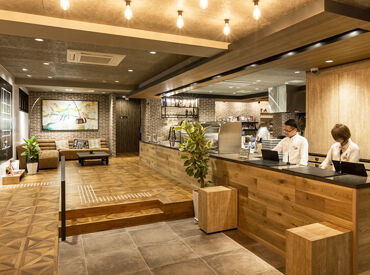 SAKURA TERRACE（サクラテラス） こちらは“サクラテラスザアトリエ”のエントランス♪
ナチュラル＆オシャレでで落ち着いた雰囲気◎