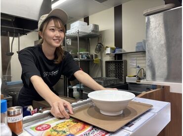 勝どき食堂　入間店 働いているスタッフのほとんどが未経験スタート！
最初はわからないことだらけでも大丈夫！
周りがしっかりサポートします！