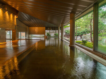 社員食堂が1食250円で利用できる、
遊園地への入場特典があるなど、嬉しいポイント多数◎
フリーター・主婦・シニアさん活躍中!