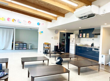 【子ども好きの方は特に必見★】
ワイワイ働きたい方、未経験でも大歓迎です♪
お気軽にご応募くださいね◎