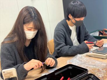 株式会社タイムレス 豊洲オフィス 簡単＆シンプルワークだから、
未経験でも始めやすい！
周囲には社員がいますので、
困ったらいつでもサポートします★