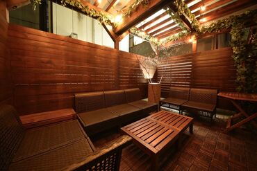 焼肉2＋9 1階はオープンフロア、
2階にはVIPルームや半個室を完備！
屋上テラスではBBQも…★
様々なシーンでご利用いただけます。