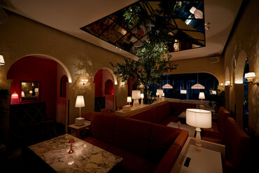 綺麗な店舗で働きたい方にオススメ！
是非お気軽にご応募ください♪