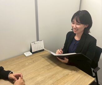 株式会社グラスト 難波オフィス(nmb-河内山本_郵便_単) 【はたらきやすさに感動♪】
＃服装/髪型/ネイル自由!
しかも…お昼ご飯のご馳走も♪
スタッフ一人ひとりを大切にする会社です