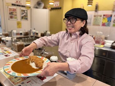 ＜生活に合わせやすい柔軟シフト！＞
学生に主婦さん、フリーターさんなど
生活や希望の収入にあわせて勤務OK！
