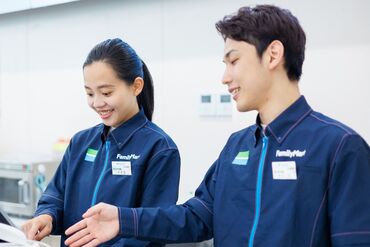 女性スタッフ多数活躍中♪
みんなでフォローし合うあったかい職場★
初めてでもすぐ馴染める雰囲気です!