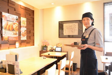 《年齢問わず活躍中☆》
高校生～主婦（夫）さんなど
年齢や経験問わず活躍中！
シフトについてはお気軽に
ご相談くださいね♪