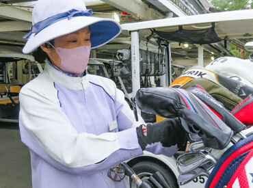 紫雲ゴルフ倶楽部 決まった流れで始めやすいお仕事！
ゴルフの知識がなくても研修があるので安心◎