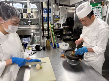 ＼週1～OK！／
「大学が休みの週末だけ…」など空いた日を有効活用♪
家庭やプライベートとも無理なく両立可能◎