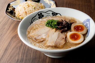 美味しいまかない（3割負担）で食べられます！
昼ごはんや夜ご飯の節約にうってつけ！
友達同士の応募も大歓迎♪