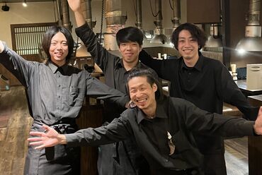 焼肉工房やきや　みなと 大学生や高校生など学生中心のわいわい職場♪
プライベートも仕事も楽しめる仲間に出会えるかも◎