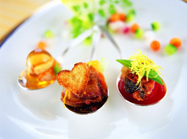 江陽グランドホテル 宴会調理・レストラン調理など様々な経験を積めてスキルUP可能！
待遇・福利厚生も充実で働きやすい環境が整っています◎