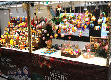 クリスマスマーケットで楽しくバイト★
短期OK＆シフト自由だから、学校やプライベートとも両立ラクラク♪