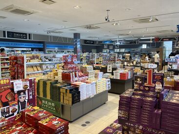 長良川サービスエリア(下り)　長良川レストラン サービスエリアでの販売なので旅行中のお客様の笑顔を見ることができます！