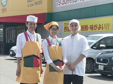 幅広い世代が活躍中!あなたのペースで無理なく働ける♪
学生さん・主婦さん・フリーターさんと
幅広い年齢層の方が活躍中です☆