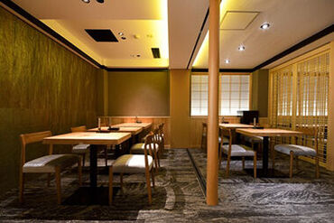 「名古屋駅から徒歩6分！」
「ユニモール10番出口から徒歩1分！」
駅から地下を通っていけるので
天候に左右されずに通勤可能♪