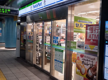 地下鉄新横浜駅構内という好立地♪
雨に濡れず、日に焼けず…
通勤ラクラクなのが人気のポイント◎