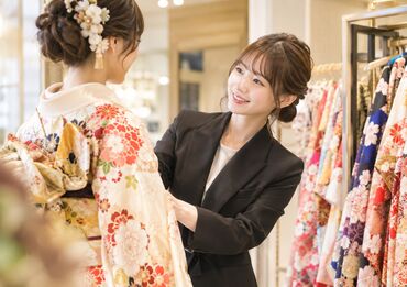 ファッション人材リンク株式会社【FJLNAGOYA】 ﾟ*｡☆ NEWスタッフ募集 ☆。*ﾟ
お客様の「これが着たい！」を
一緒に見つけていくやりがいがあります♪