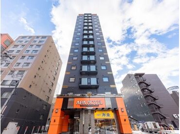 アパホテル（APA HOTEL）〈札幌大通駅前西〉 ＼スキマ時間を有効活用／
高時給だから効率よく稼げる！
昇給/社保完備/正社員登用
…大手ならではの高待遇◎