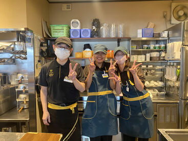 平和店です！
和気あいあいと楽しんでお仕事しています！
小黒店に負けないくらい仲良しです！