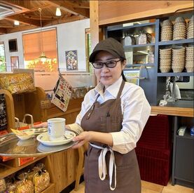 コメダ珈琲店　長崎浜町店 ＜丁寧なサポート体制でお待ちしています＞
飲食業界や正社員の経験がなくてもOK！
想いや悩みを伝える面談なども定期的に実施◎