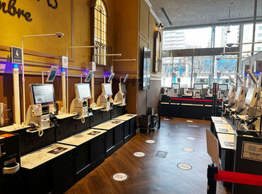 全台セルフレジ！お客さまのサポートメイン♪
その他、惣菜・青果etc...募集部門多数！
ご希望あれば面接時にお伺いします♪