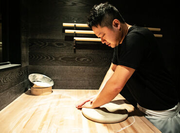 蕎麦 蘇枋（すおう）/302a 一瞬間違いそうになるけど、
日本の代表「お蕎麦」をご提供しています。
和テイストのモダンな店内で落ち着いた雰囲気です。