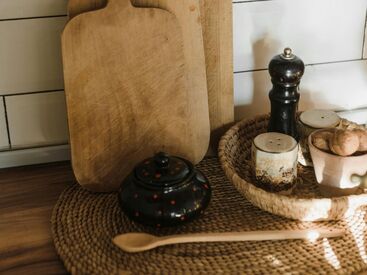 ファッション人材リンク株式会社【FJL】 ☆ NEWスタッフ募集 ☆
・20代～40代女性活躍中
・髪色ネイル自由
・週3～5日の勤務でプライベート充実
