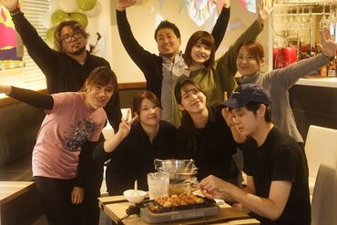 Restaurant & Bar FUGA 20～40代の15名のスタッフが活躍中！
学校や夢と両立しながら働いている方が多数☆