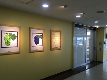 岡山空港ターミナル株式会社 空港の落ち着いた環境で、グローバルな接客経験が積めます◎
安定シフトで、腰を据えて働けるお仕事です☆彡