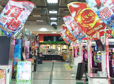 マルイ大町店 キレイで快適な店内です♪
男女ともに活躍できる環境が整っています。
免許なしでも自転車通勤でラクラク出社！
初バイト応援★