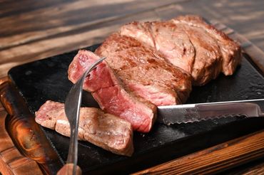 やっぱりステーキEXPRESS　MEGA　ドン・キホーテ豊橋店　※2025年3月上旬NEW OPEN 普段料理しない方でもスグに慣れる超カンタン作業です★
未経験スタートのスタッフもたくさん活躍中◎