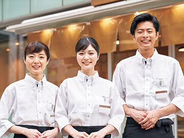 初めてのバイトでも先輩達が教えてくれますし、きちんと研修もご用意◎初バイトにもってこいの「やよい軒」でスタートしよう！
